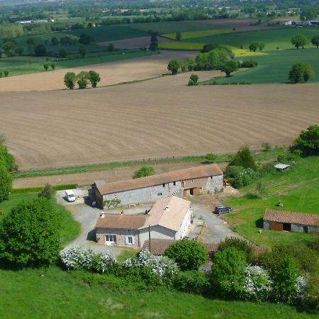 Aux Charmes D'Antan Hotel La Pommeraie-sur-Sèvre Buitenkant foto