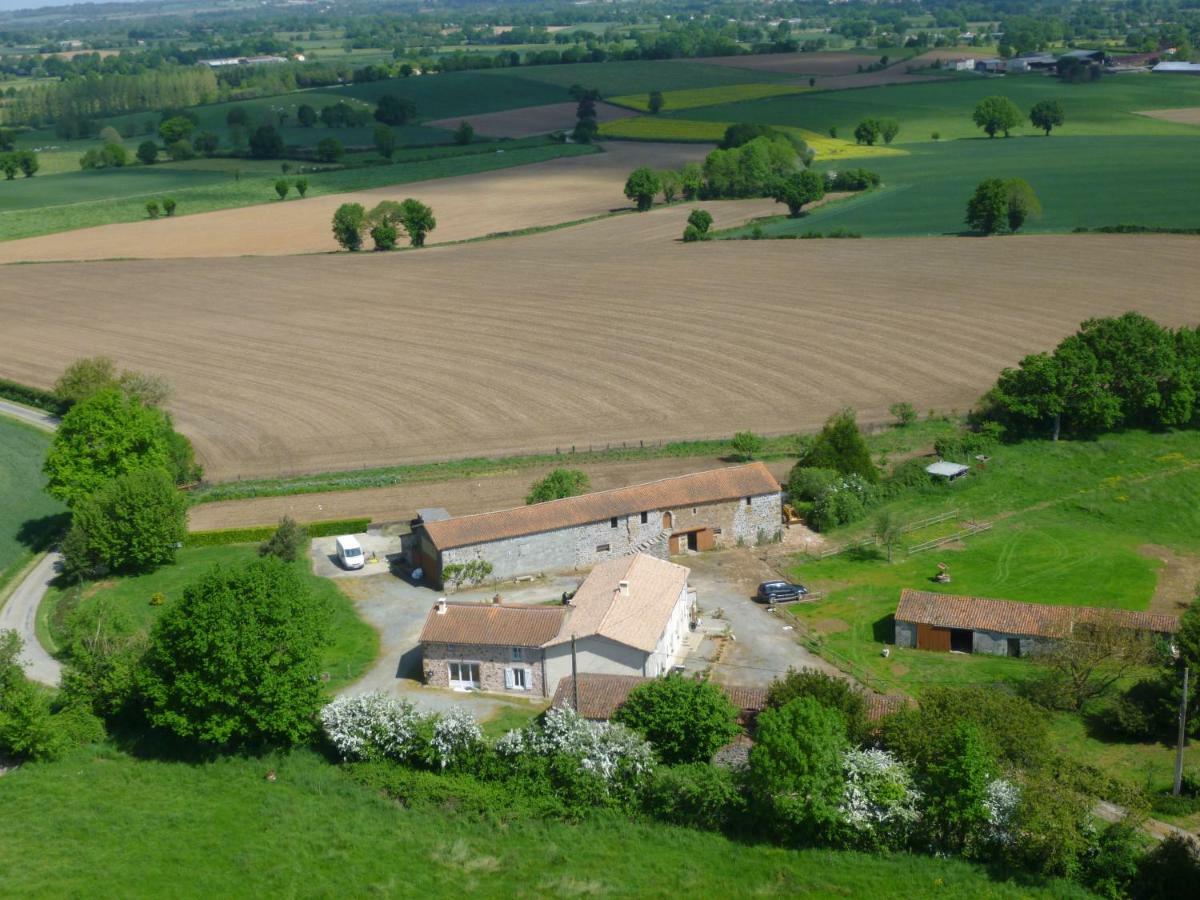Aux Charmes D'Antan Hotel La Pommeraie-sur-Sèvre Buitenkant foto