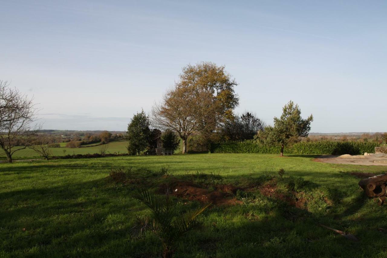 Aux Charmes D'Antan Hotel La Pommeraie-sur-Sèvre Buitenkant foto