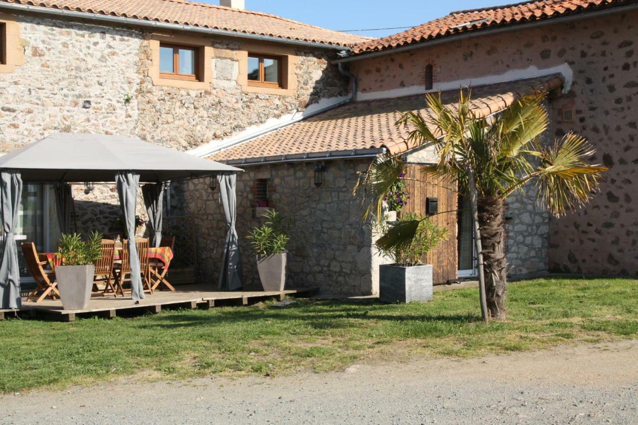 Aux Charmes D'Antan Hotel La Pommeraie-sur-Sèvre Buitenkant foto