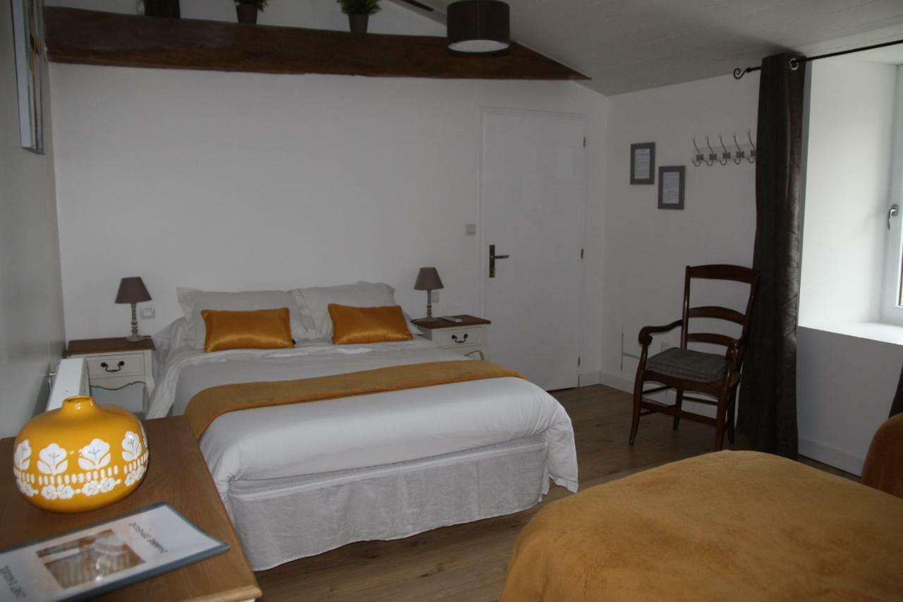 Aux Charmes D'Antan Hotel La Pommeraie-sur-Sèvre Buitenkant foto