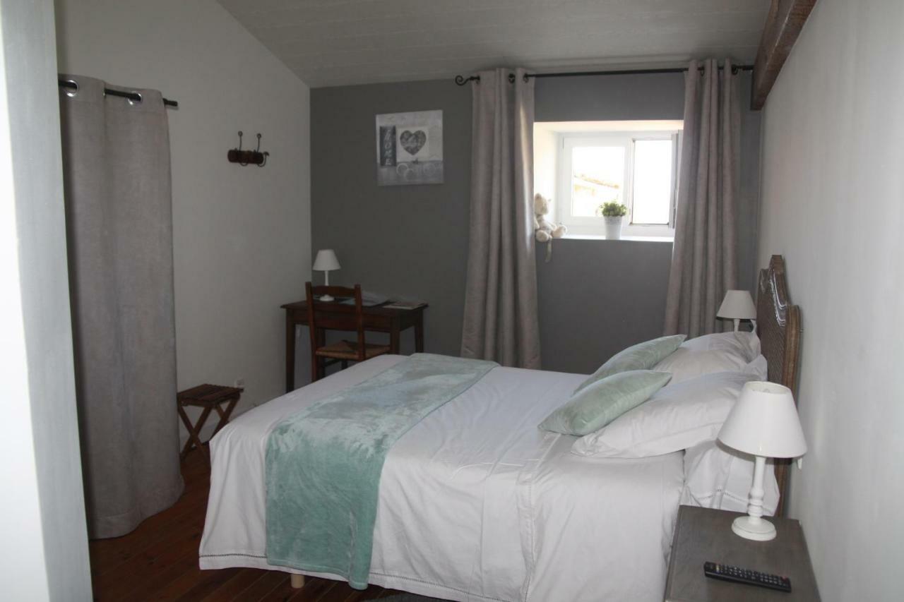 Aux Charmes D'Antan Hotel La Pommeraie-sur-Sèvre Buitenkant foto